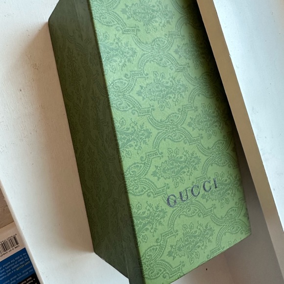 COPY - BNIB size 8 mens Gucci flip flops - Picture 6 of 7